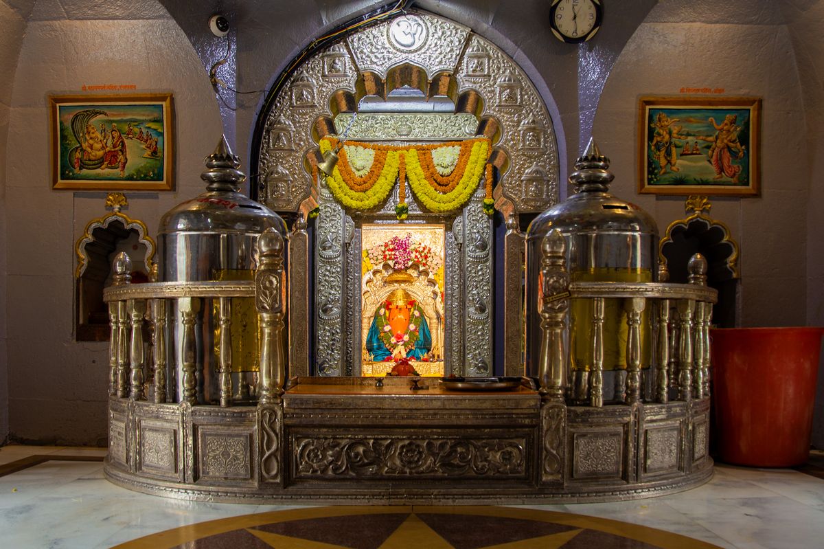 Vighneshwar Temple: Situated in Ozar village, Pune - Image 1